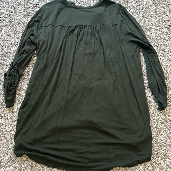 LOFT Outlet Olive Green 3/4 Sleeve Henley Top - Women’s Size Medium - Picture 3 of 5